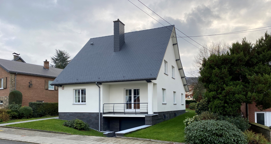 Extension maison conseils rénovation : maison rénovée avec système ITE BAUMIT et finition crépi façade