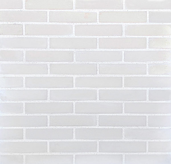 Parement mural en Brique Chromatik ivoire Orsol, briquette reconstituée à texture lisse posée en panneresse – produit Matiera Orsol vendu par Orpa Matériaux (Elaustore).